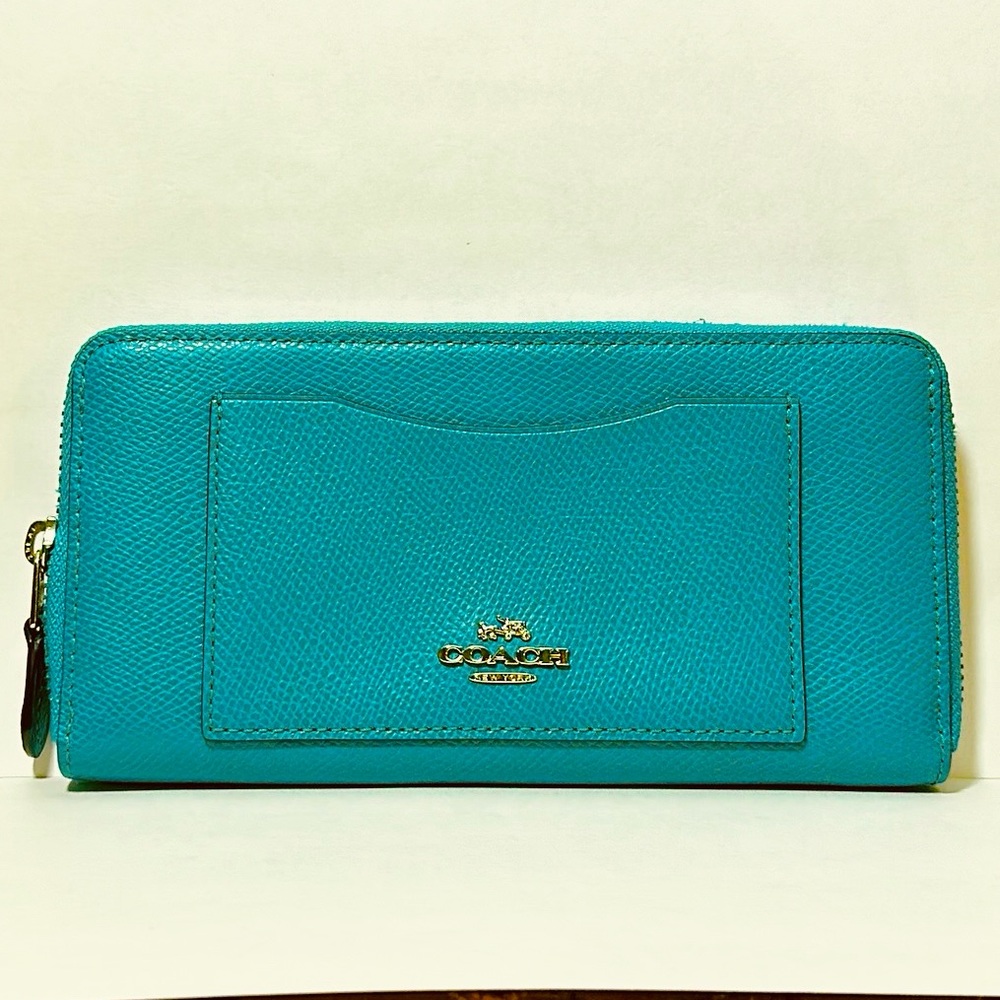 *HTF COLOR* COACH Crossgrain Leather Accordion Zip Around Wallet